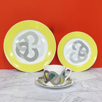 Кофейный сервиз из костяного фарфора в европейском стиле, керамическая плоская тарелка, креативная чашка с блюдцем, модная комбинация тарелок для западной кухни